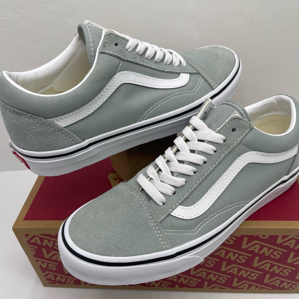 Vans WMNS Old Skool
Color Theory Pure Grey
VNO00CR5EPO Sneakers - Picture 11 of 16